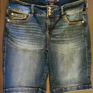 Torrid Bermuda Shorts - Medium Dark Wash